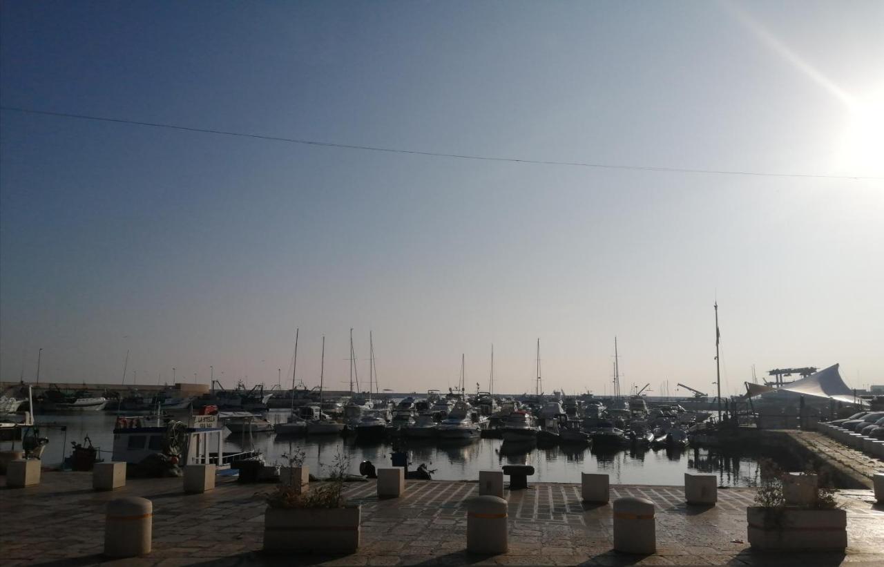 Holithªy Molª Acomodação com café da manhã Mola di Bari Exterior foto